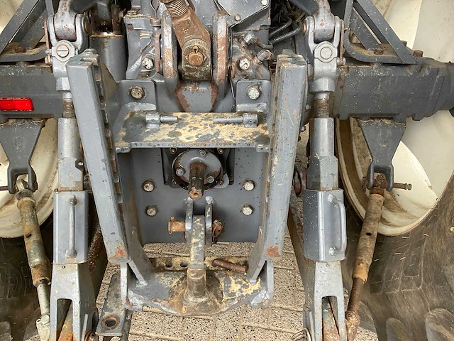 1998 new holland 8160 vierwielaangedreven landbouwtractor - afbeelding 6 van  31