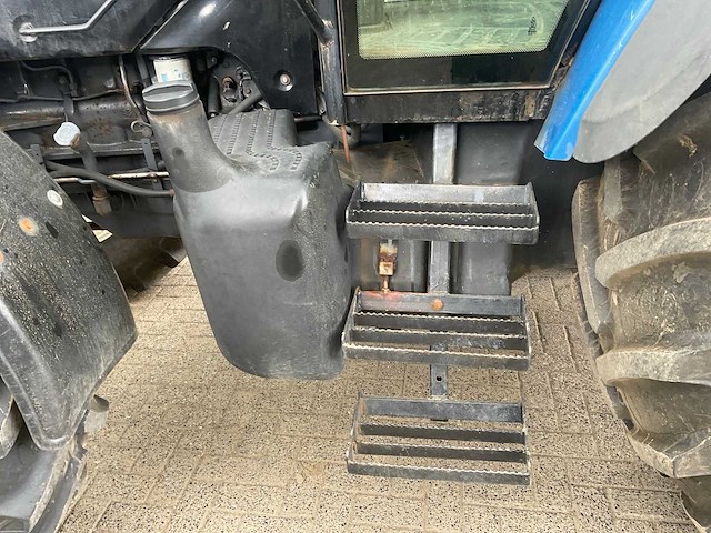 1998 new holland 8160 vierwielaangedreven landbouwtractor - afbeelding 9 van  31
