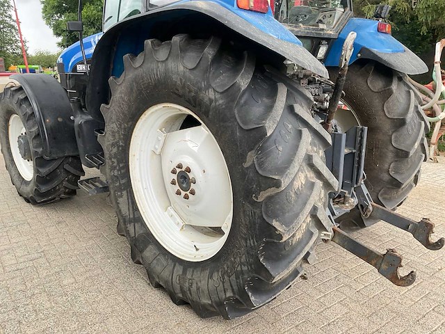 1998 new holland 8160 vierwielaangedreven landbouwtractor - afbeelding 13 van  31