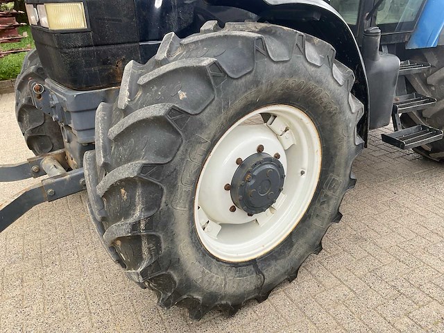 1998 new holland 8160 vierwielaangedreven landbouwtractor - afbeelding 14 van  31