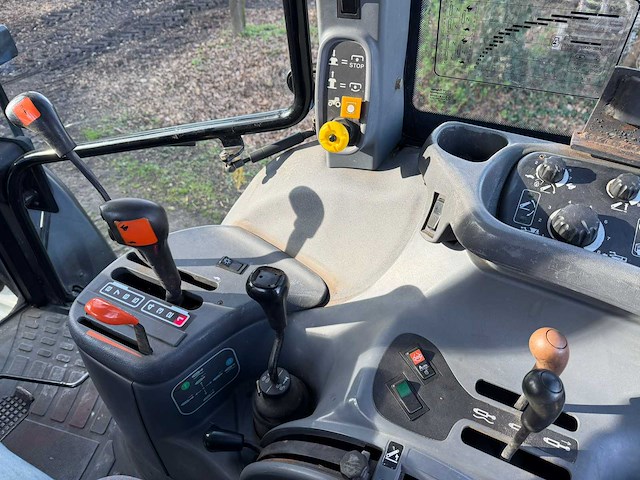 1998 new holland ts 100 vierwielaangedreven landbouwtractor - afbeelding 2 van  7