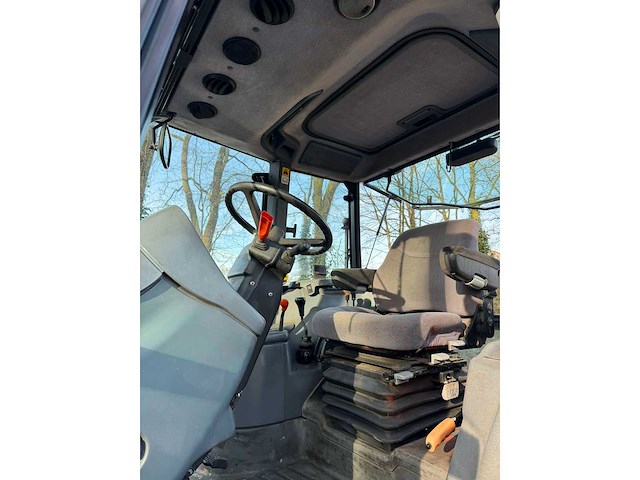 1998 new holland ts 100 vierwielaangedreven landbouwtractor - afbeelding 6 van  7