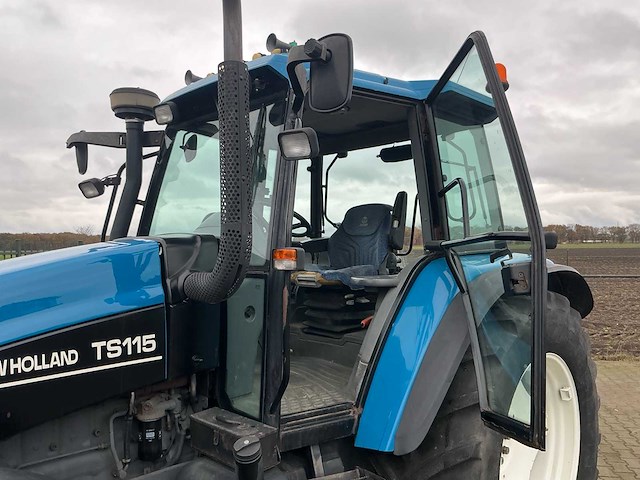 1998 new holland ts115 vierwielaangedreven landbouwtractor - afbeelding 8 van  26
