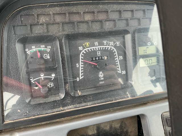 1998 new holland ts115 vierwielaangedreven landbouwtractor - afbeelding 13 van  26