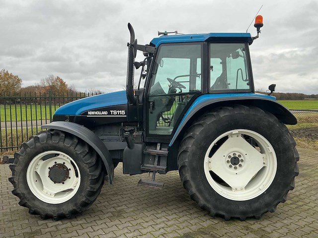 1998 new holland ts115 vierwielaangedreven landbouwtractor - afbeelding 22 van  26