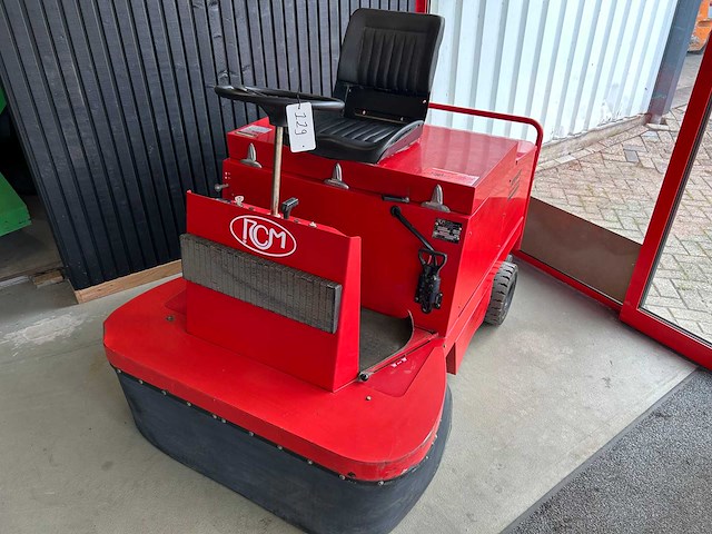 1998 rcm r850 zelfrijdende veegmachine - afbeelding 6 van  12