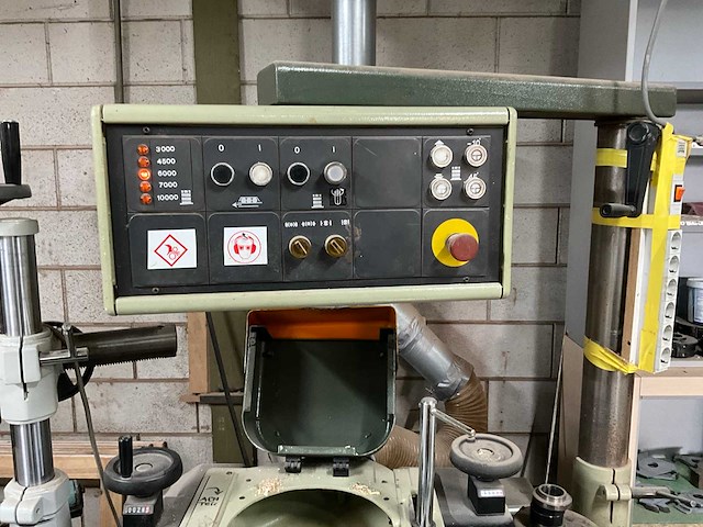 1998 scm t 150 tafelfreesmachine - afbeelding 14 van  16
