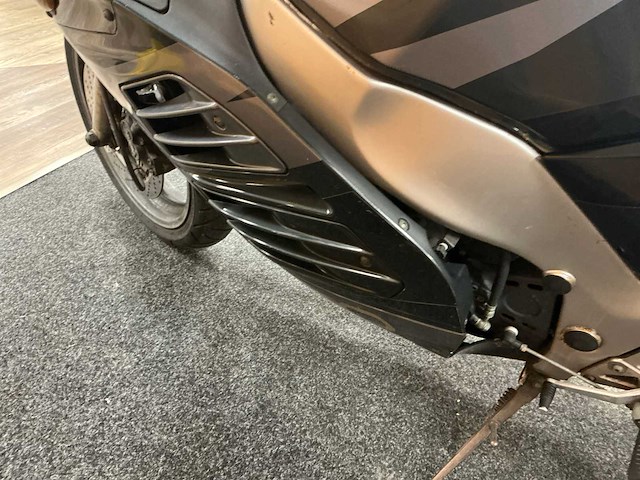1998 suzuki gt73a motorfiets - afbeelding 2 van  9