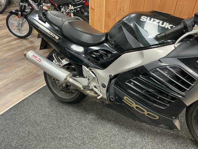 1998 suzuki gt73a motorfiets - afbeelding 8 van  9