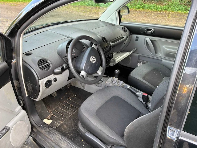 1998 volkswagen new beetle 2.0 highline personenauto - afbeelding 8 van  11