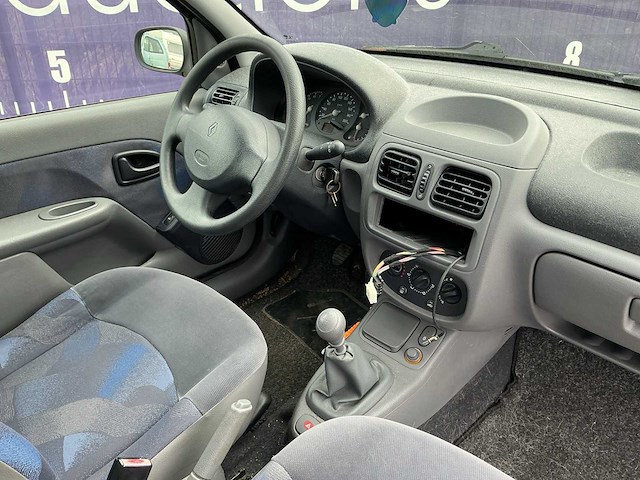 1999 - renault - clio - 1.2 rn - personenauto - afbeelding 10 van  12