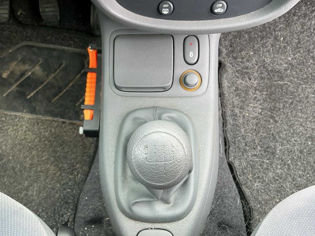 1999 - renault - clio - 1.2 rn - personenauto - afbeelding 12 van  12