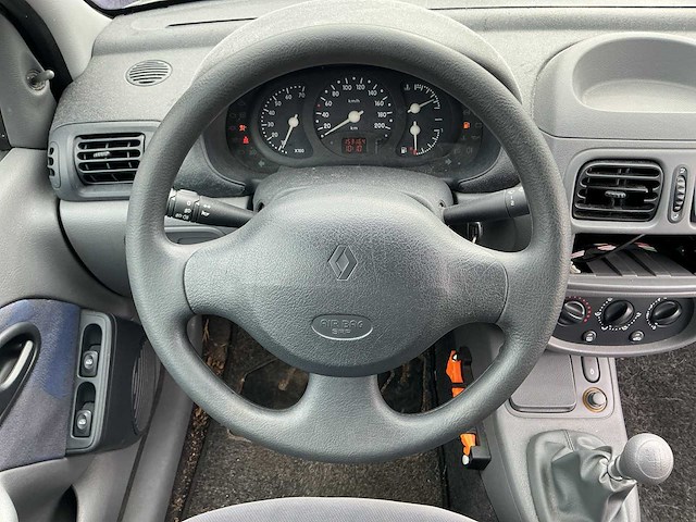 1999 - renault - clio - 1.2 rn - personenauto - afbeelding 1 van  10
