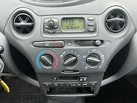 1999 - toyota - yaris - 1.0-16v vvt-i sol - personenauto - afbeelding 9 van  11