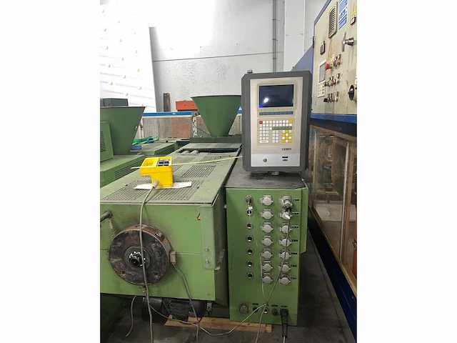 1999 - weber - ne 7 060 - extruders - afbeelding 1 van  2