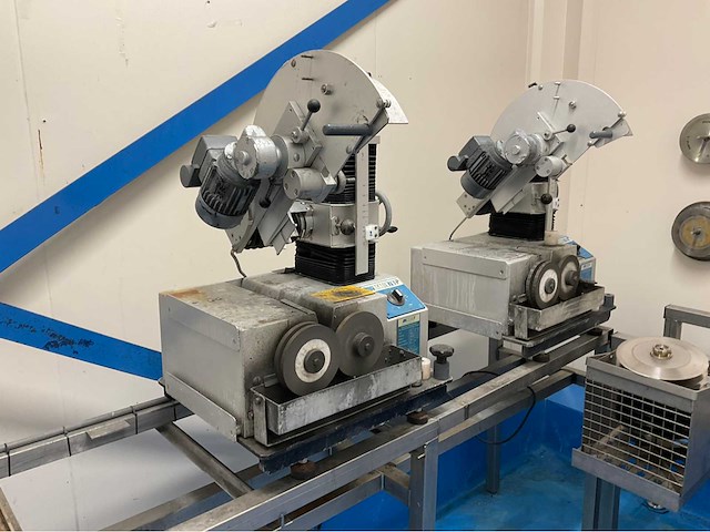 1999 baader 62 messenslijpmachine - afbeelding 4 van  9