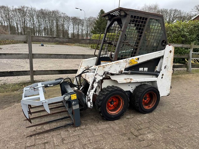 1999 bobcat 453 schranklader / skidsteer - afbeelding 1 van  12
