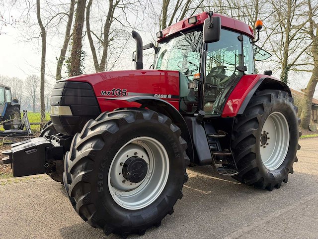 1999 case ih mx 135 vierwielaangedreven landbouwtractor - afbeelding 1 van  9