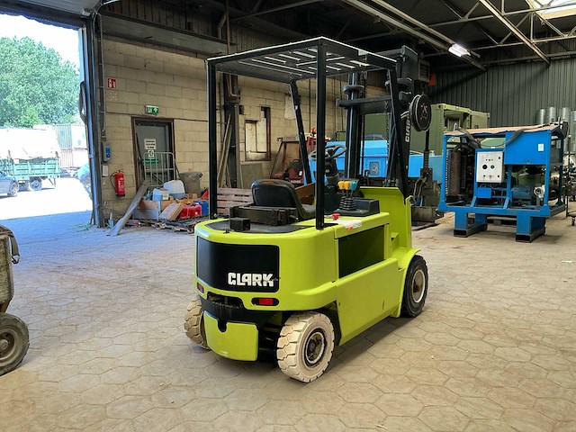 1999 clark cem25s vorkheftruck - afbeelding 3 van  9