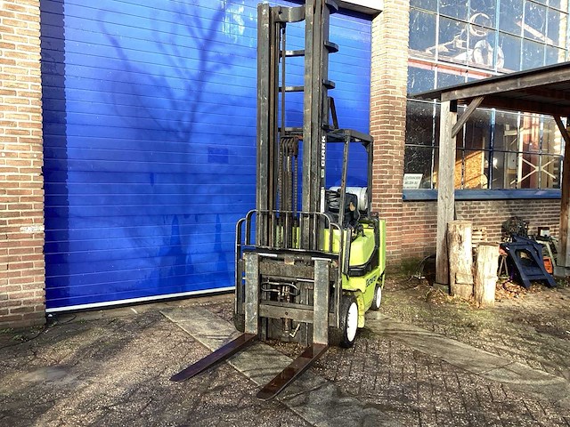 1999 clark cgc30 vorkheftruck 7300 mm - afbeelding 5 van  16