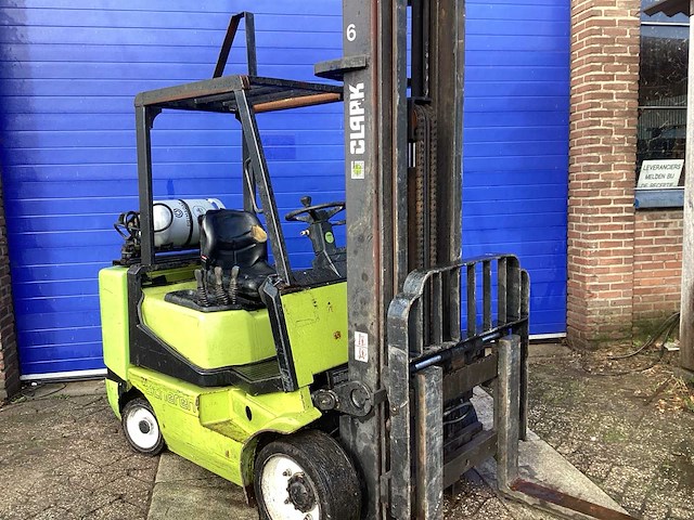 1999 clark cgc30 vorkheftruck 7300 mm - afbeelding 15 van  16