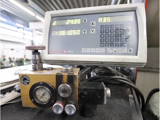 1999 colchester triumph v/s2500 universele draaibank - afbeelding 9 van  13