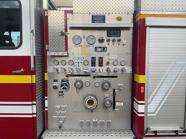 1999 e-one brandweerwagen - afbeelding 9 van  35