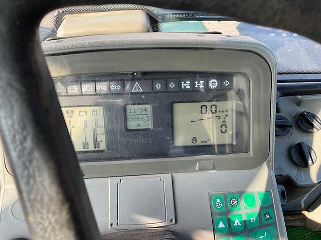 1999 fendt 824 turboshift vierwielaangedreven landbouwtractor - afbeelding 6 van  25