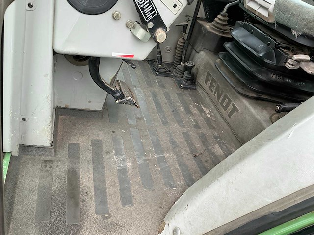 1999 fendt farmer 307c vierwielaangedreven landbouwtractor - afbeelding 36 van  52