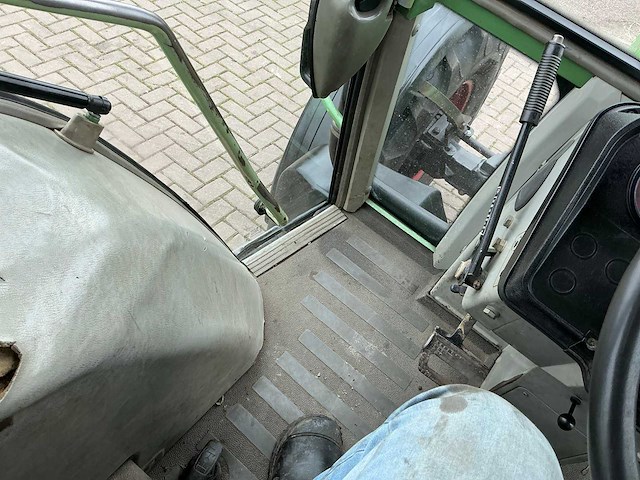 1999 fendt farmer 307c vierwielaangedreven landbouwtractor - afbeelding 44 van  52
