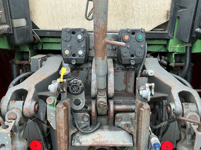1999 fendt favorit 824 vierwielaangedreven landbouwtractor - afbeelding 25 van  37