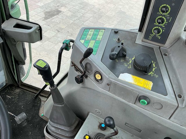 1999 fendt favorit 824 vierwielaangedreven landbouwtractor - afbeelding 16 van  37
