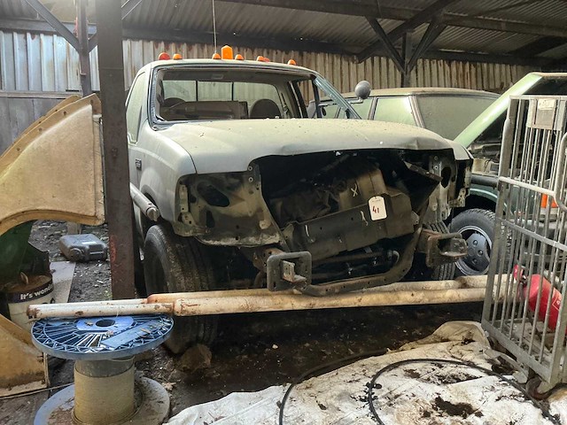 1999 ford f-350 bedrijfswagen - afbeelding 1 van  17