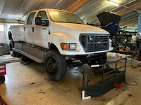 1999 ford f-650 dual-cab pick-up truck