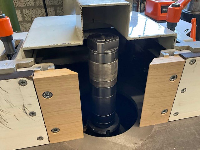 1999 gomad fds tafel- en spilfreesmachine - afbeelding 16 van  16