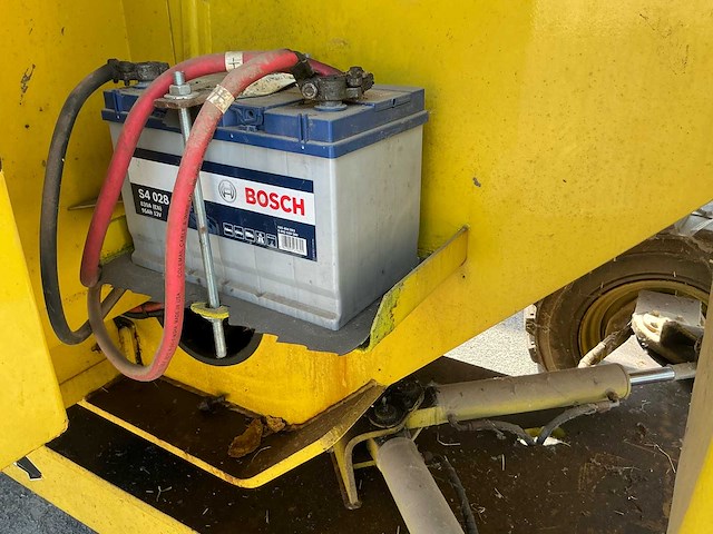 1999 grove gt141da zelfrijdende telescoophoogwerker met werkplatform - afbeelding 15 van  37