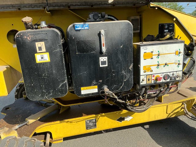 1999 grove gt141da zelfrijdende telescoophoogwerker met werkplatform - afbeelding 19 van  37