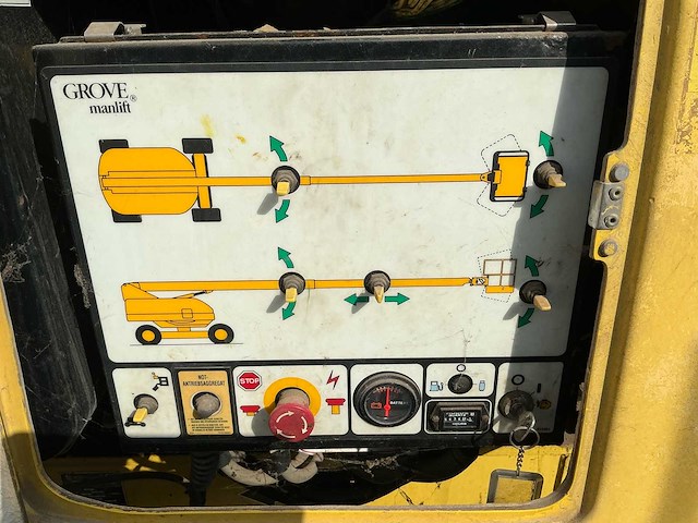 1999 grove gt141da zelfrijdende telescoophoogwerker met werkplatform - afbeelding 22 van  37