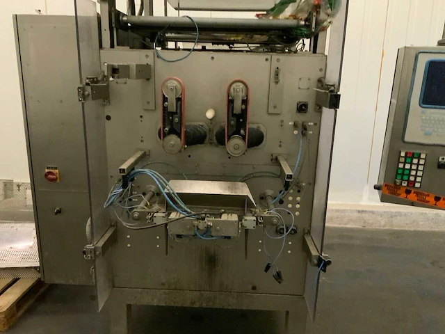 1999 hassia flexibag 55/38 verticale folie vorm / vul en sealmachine - afbeelding 3 van  5