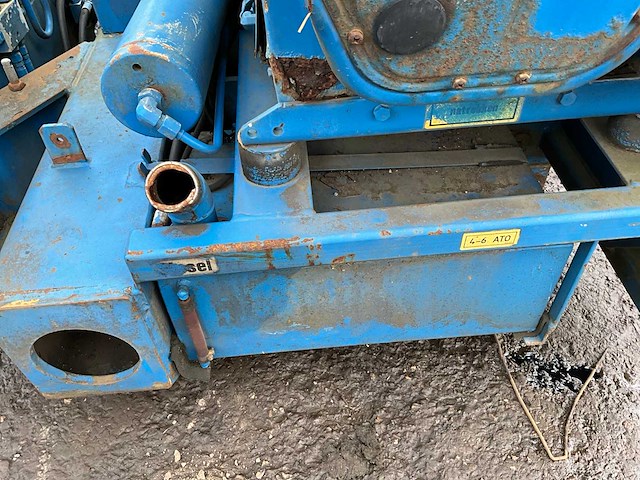 1999 hiab 130r f-1 steenoplegger kraan - afbeelding 4 van  10