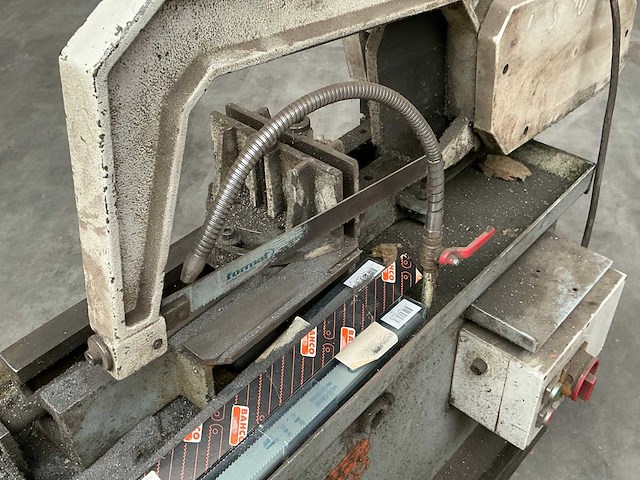 1999 kasto hbs 210/240 beugelzaagmachine - afbeelding 3 van  7