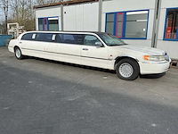 1999 lincoln town car (limousine)