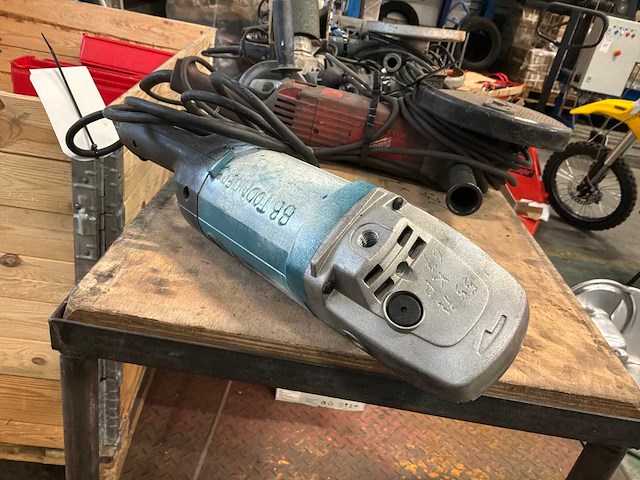 1999 makita 9049s haakse slijpmachine - afbeelding 2 van  3