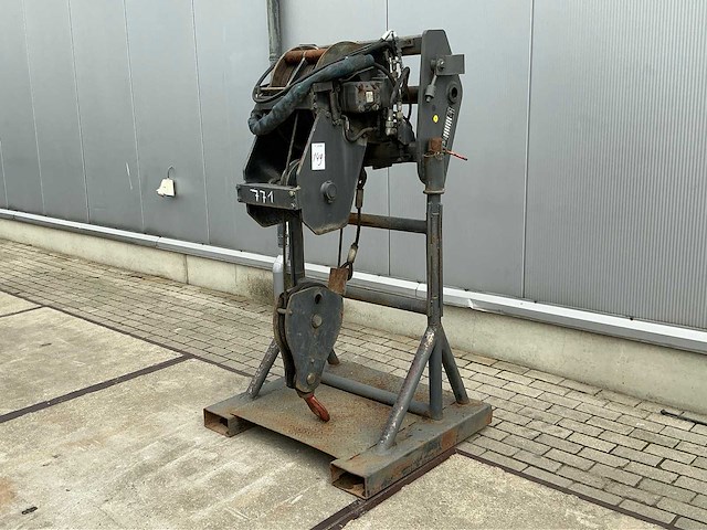 1999 manitou argan o hydraulische lier ( 5t ) - afbeelding 1 van  6