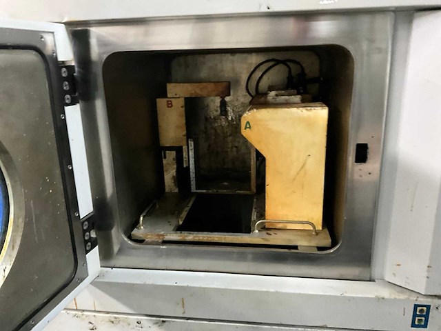 1999 mcp 004 plc vacuümgietmachine - afbeelding 7 van  13