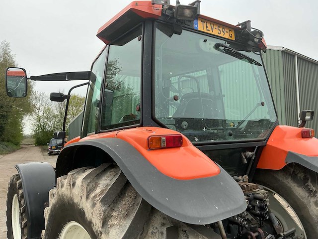 1999 new holland 8160 vierwielaangedreven landbouwtractor - afbeelding 5 van  27