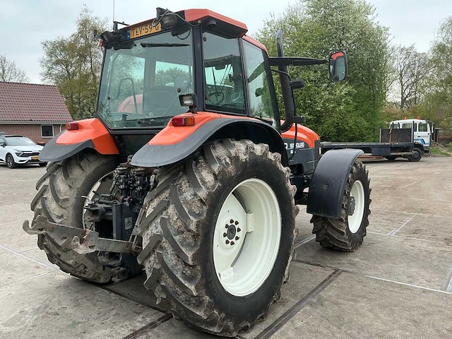 1999 new holland 8160 vierwielaangedreven landbouwtractor - afbeelding 26 van  27