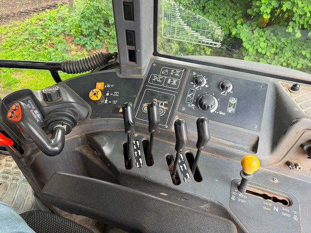 1999 new holland 8160 vierwielaangedreven landbouwtractor - afbeelding 3 van  12