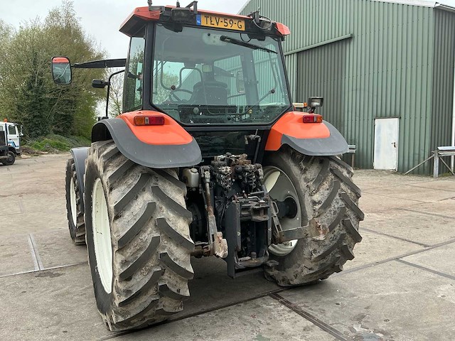 1999 new holland 8160 vierwielaangedreven landbouwtractor - afbeelding 24 van  26
