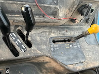 1999 new holland 8260 vierwielaangedreven landbouwtractor - afbeelding 32 van  39